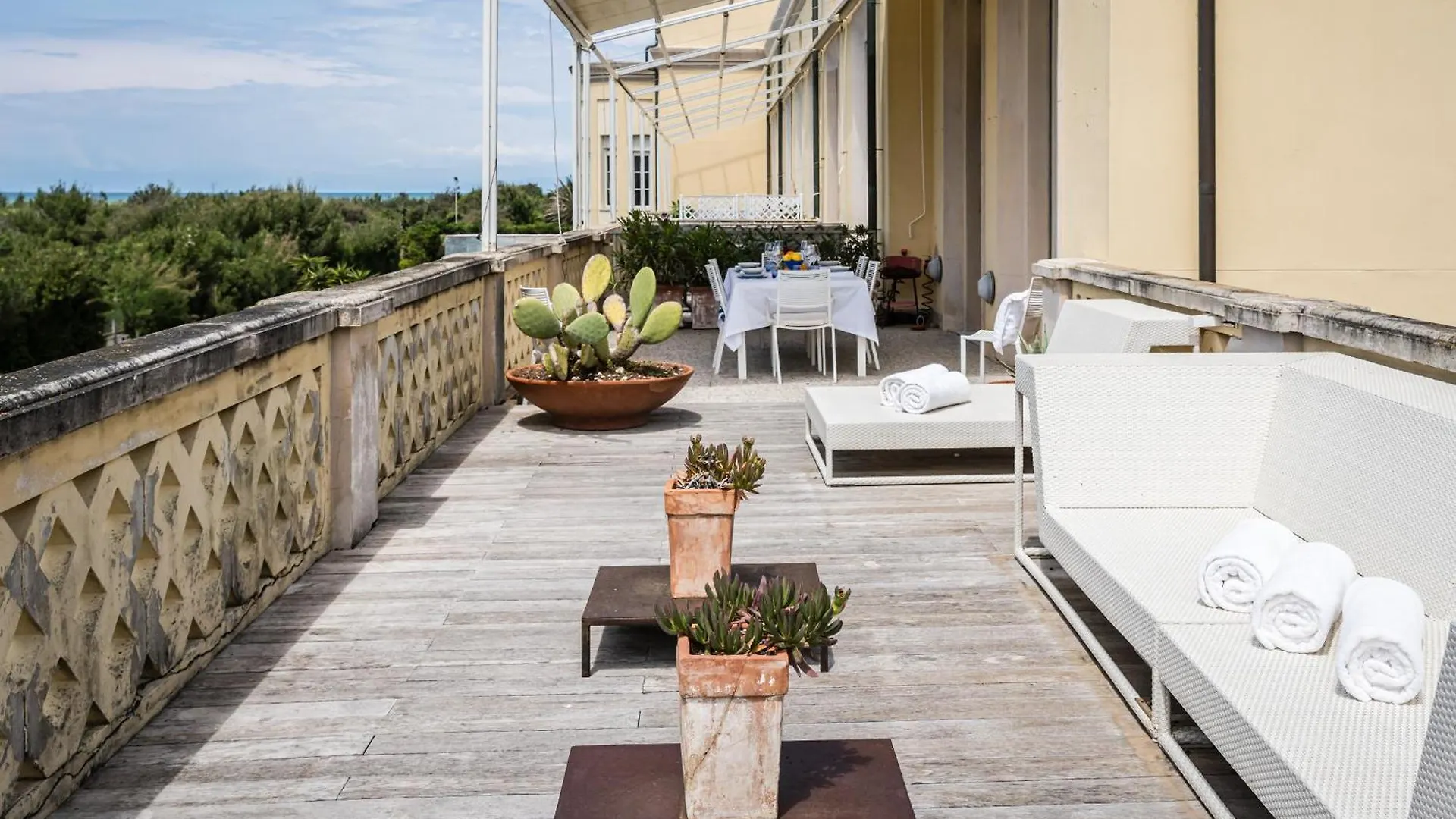 Amazing Sea View Flat Villa Tirrenia